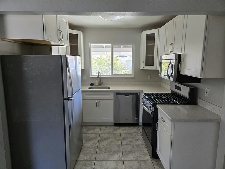 Kitchen 9' x 8'