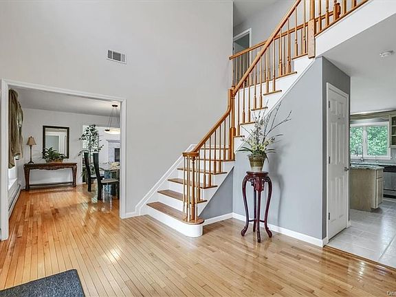 5th image of 38 Feiertag Rd