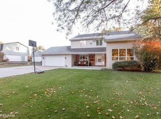 212 San Carlos Rd, Minooka, IL 60447