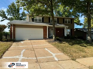 1013 Summer Tree Dr, Ballwin, MO 63011