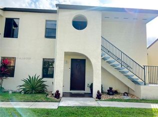 11304 Taft St, Hollywood, FL 33026