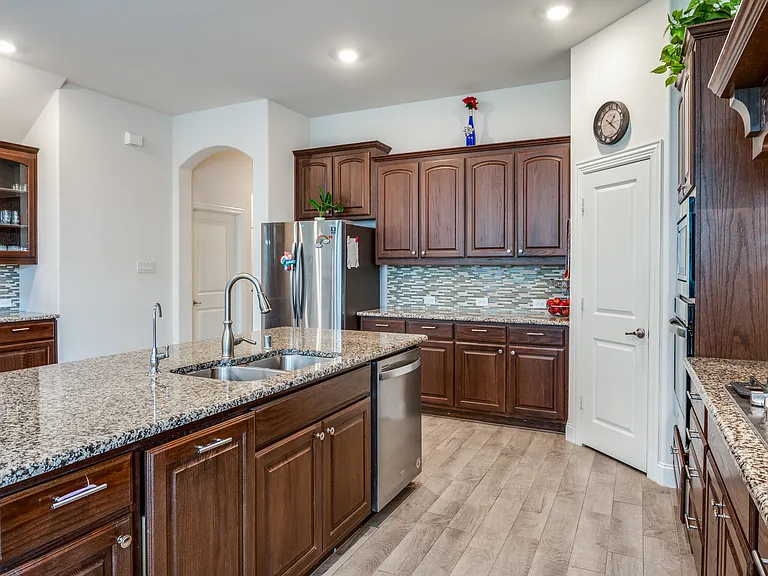 462 Steele St — Photo 10