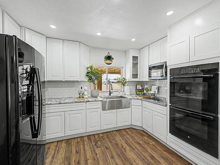 5133 W McNeil St — Photo 7