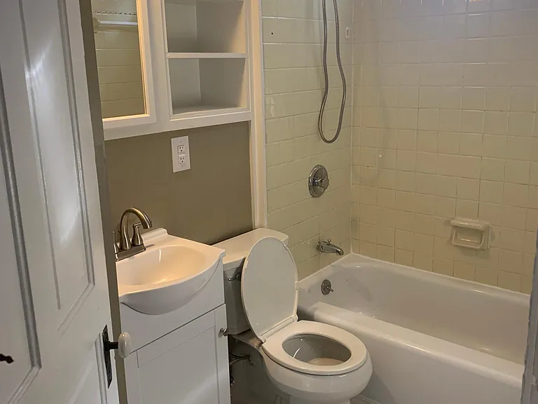 1016 Everett Ave #2 — Photo 16