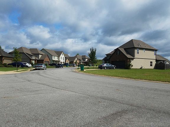 4th image of 1408 Maxwell Cir