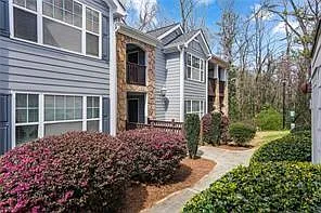 3 bed, 2.0 bath, 1403 sqft, $2,250 — Photo 1