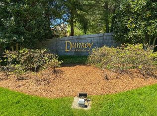 698 Dunroy Dr, Hendersonville, NC 28739