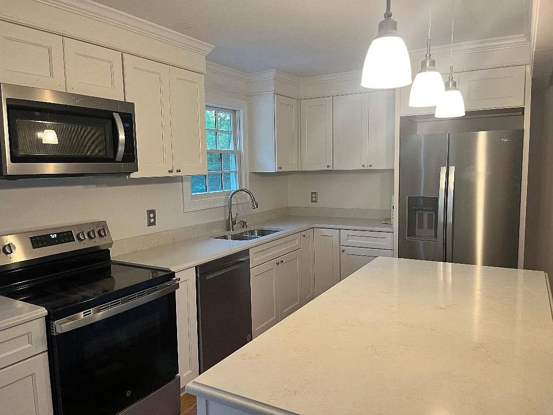 Newburyport area. Lovely West Newbury, beautiful 4 bdrm 2 bath home for rent — Photo 4