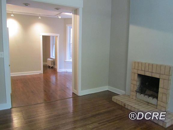 3rd image of 4049 N Greenview Ave #1