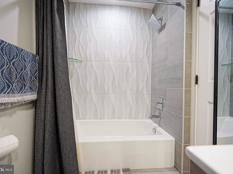 16 Buckingham Pl — Photo 27
