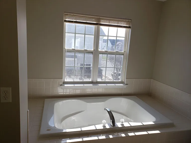 1006 Hoke Ln — Photo 18