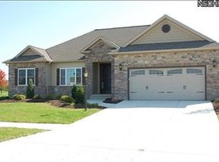 521 Elm St, Sheffield Lake, OH 44054