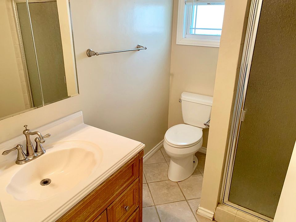 1st image of 375 S Greengrove Dr