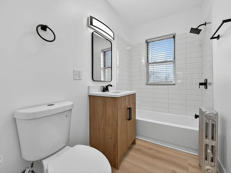 6310 N Artesian — Photo 38