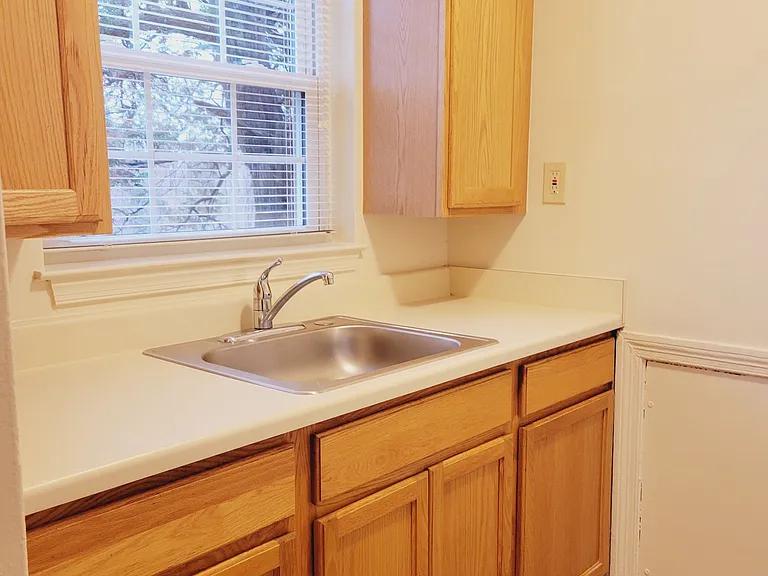 Boulevard Courts Apartments — Photo 6