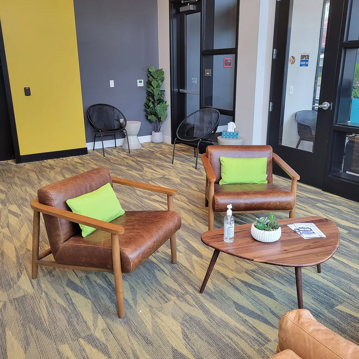 Building Photo - Ferry Street Flats - Modern Studios and Lofted units right by campus!
