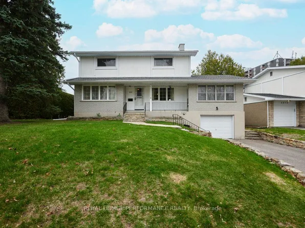 2218 Aster St, Ottawa, ON K1H 6R6