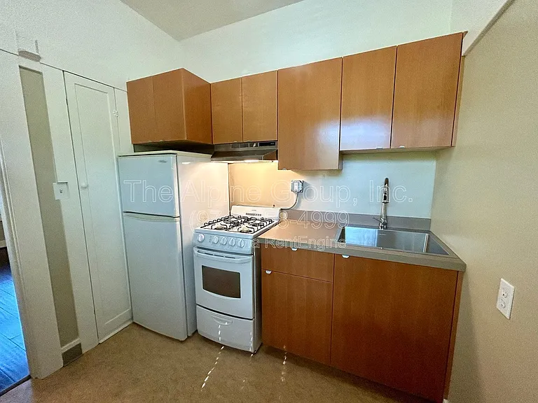 2256 NW Overton St #7 — Photo 7