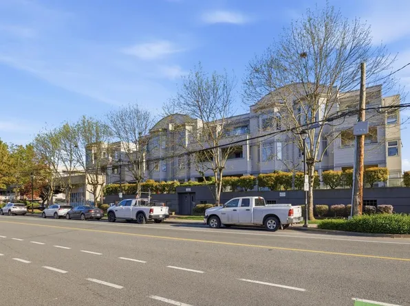 20680 56th Ave #301, Langley, BC V3A 3Z1
