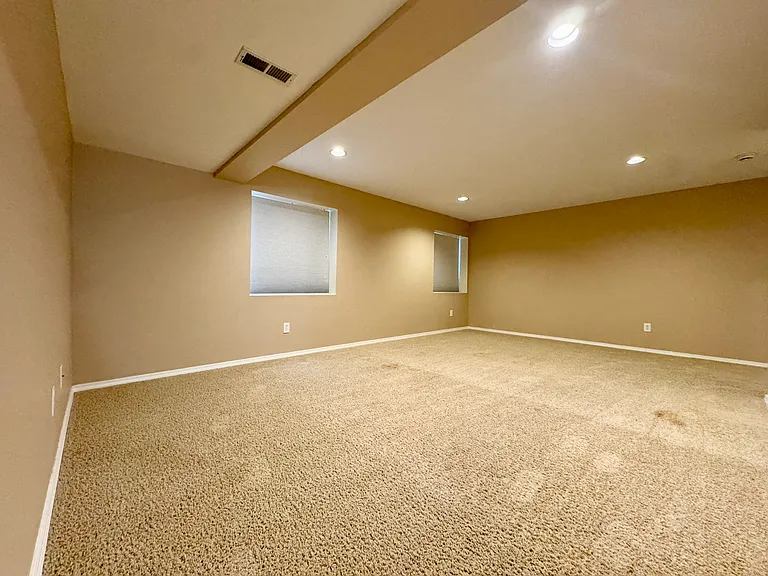 5413 Plumstead Dr — Photo 20