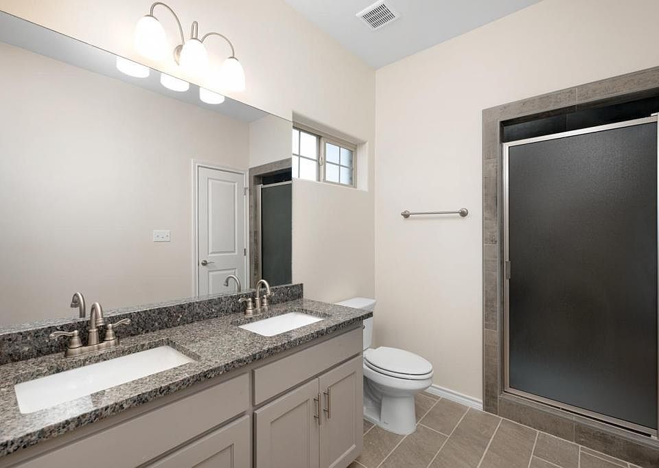 1st image of 5600 Nightingale Ave #4