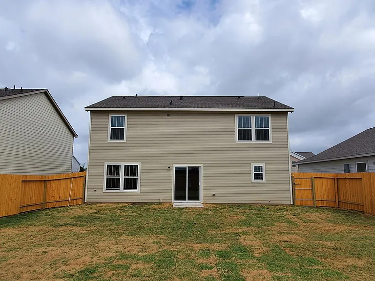 5584 Fox Bluff Dr — Photo 28