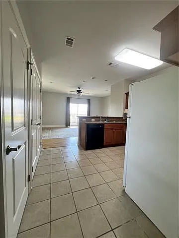 126 Lakeview Dr #B — Photo 6