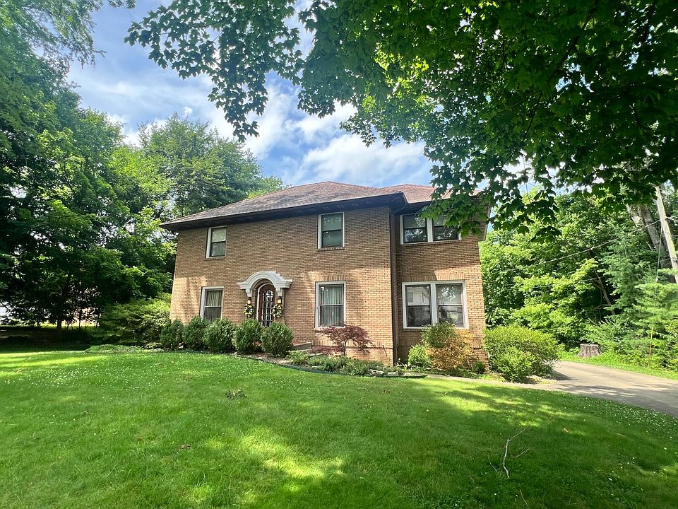 1st image of 408 W Locust Ln