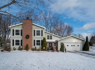 20 Sleepy Hollow Ln, Orchard Park, NY 14127
