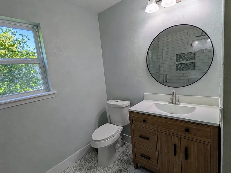 9705 Marlborough Dr — Photo 13