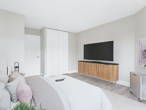 5th image of 480 2nd Ave APT 24B