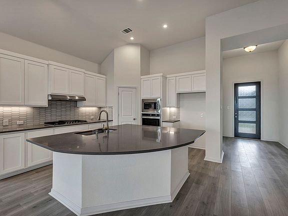 4th image of 4437 Shady Hill Ln