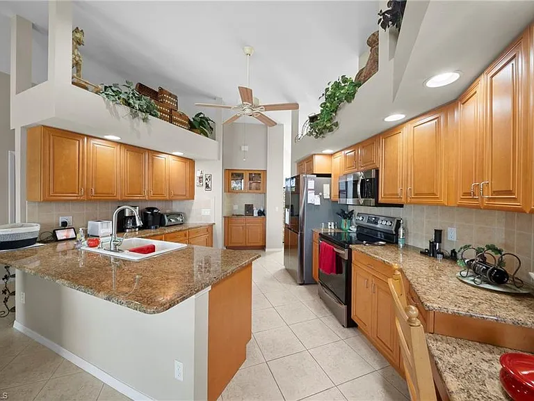 22361 Fountain Lakes Blvd — Photo 12