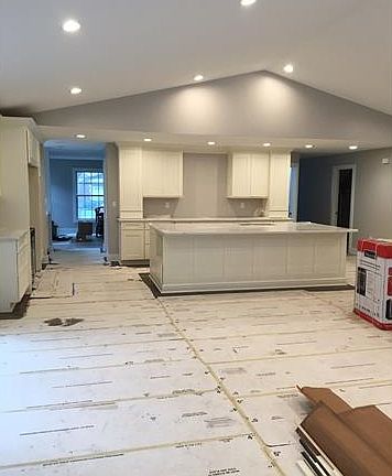 3rd image of 1026 Canterbury Dr