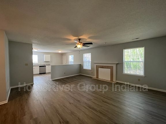 3rd image of 1918 Bradford Trace Way