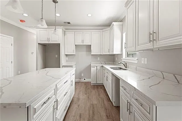 2110 Mardi Gras Blvd — Photo 4
