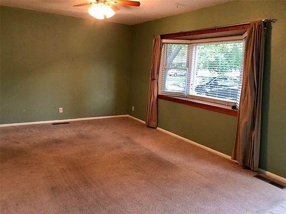 3rd image of 504 Fairlawn Ave
