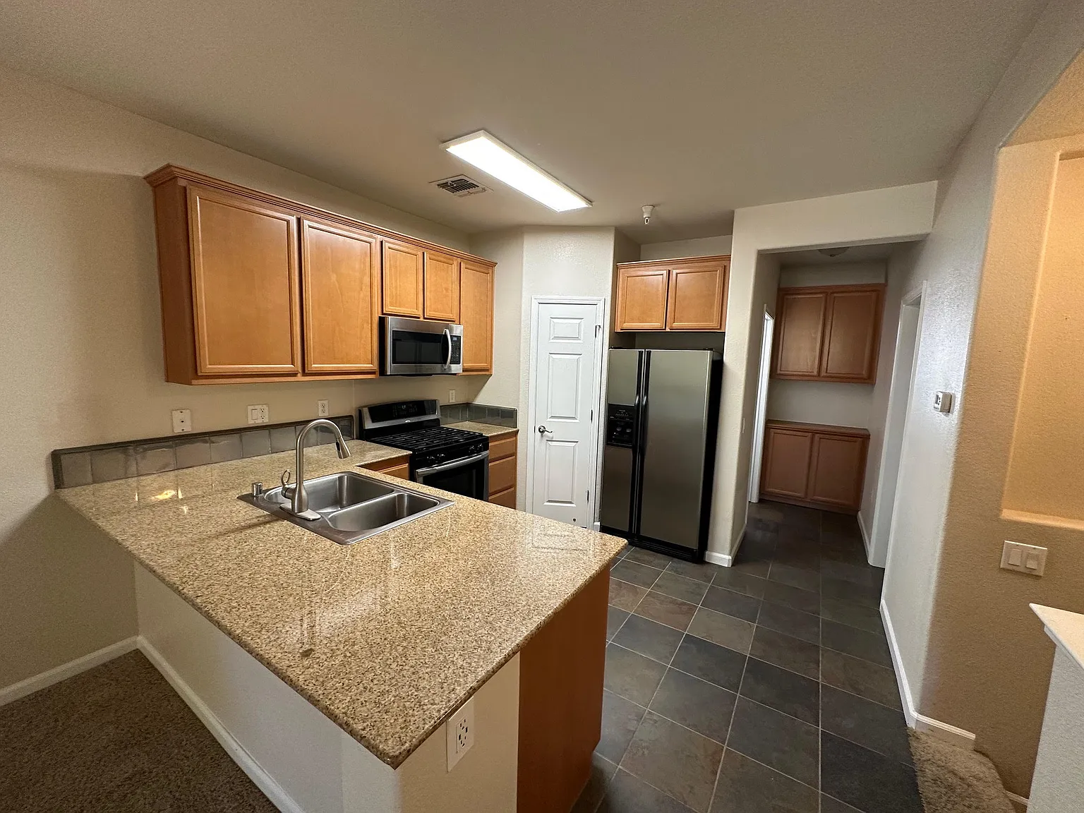 Regency Park Cir, Sacramento — Photo 4