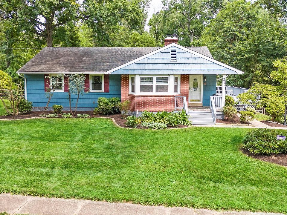 1st image of 28 Park Dr