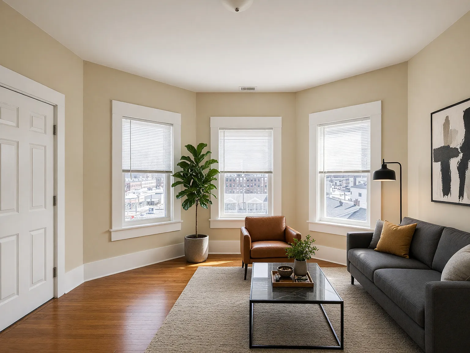 3 bed, 1.0 bath, 1000 sqft, $1,400 — Photo 1