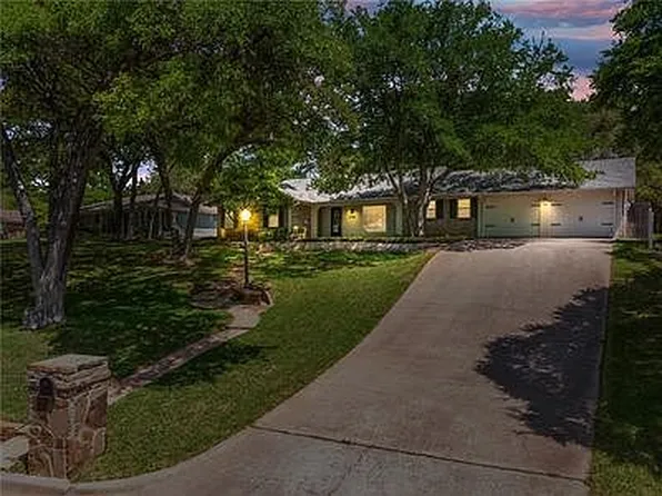 235 Broughton Dr, Woodway, TX 76712