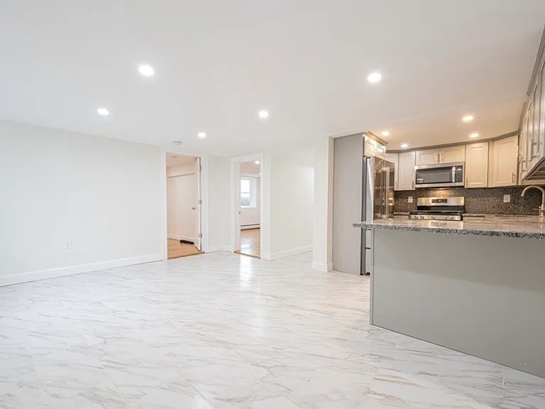 49 Union St #B — Photo 2