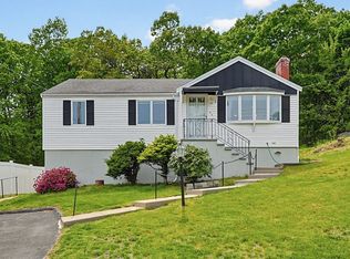 46 Robinson Rd, Woburn, MA 01801