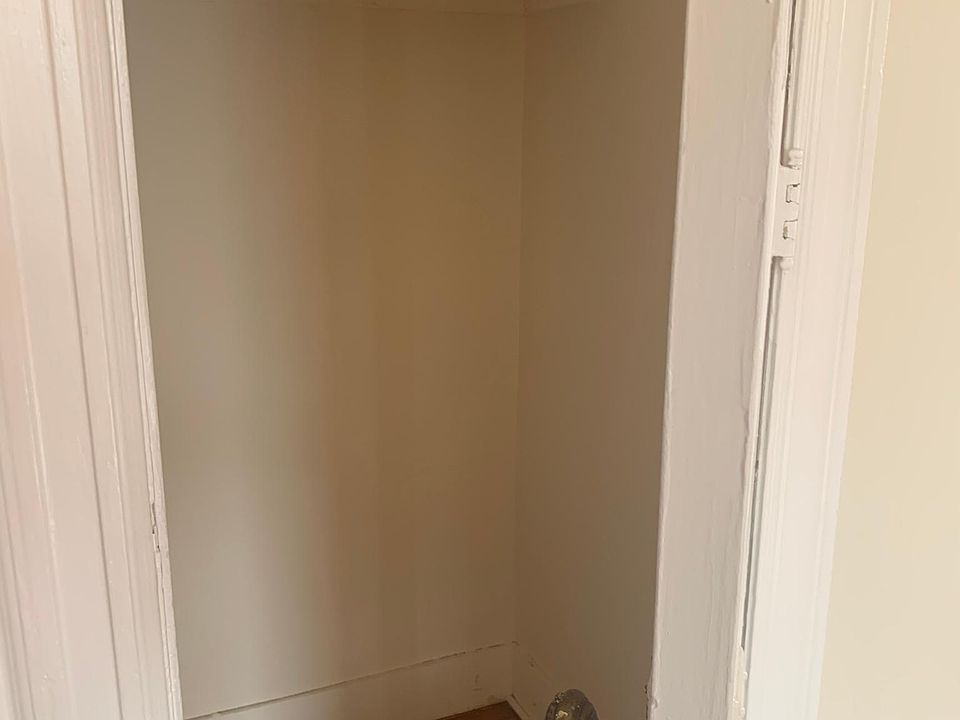 1st image of 135 Primrose Ave