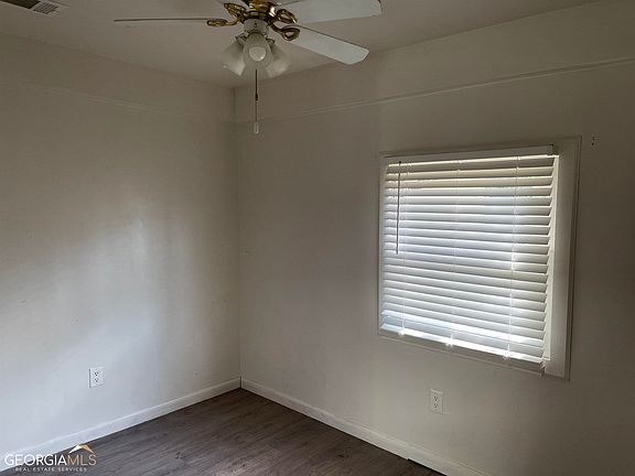 5th image of 202 Meadowdale Dr