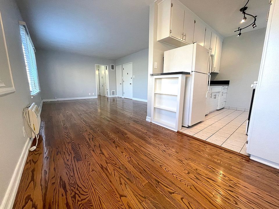 1st image of 1020 N Edinburgh Ave #10