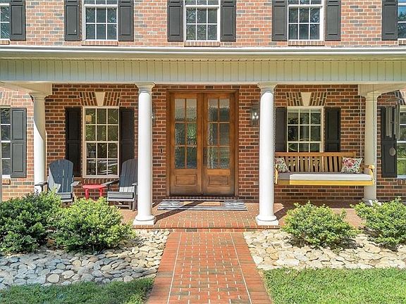 2nd image of 900 Brown Ridge Rd