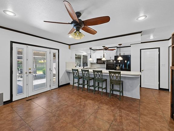 5th image of 1411 W Sample Ave