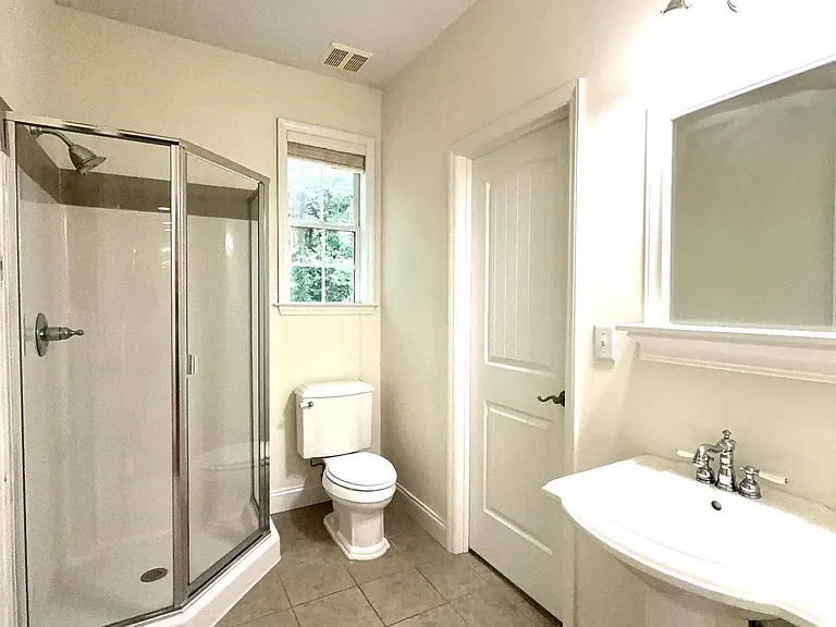 304 Dowell Dr — Photo 9
