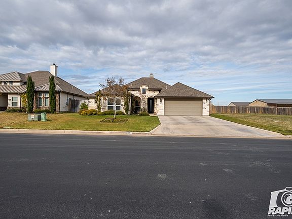 2nd image of 1922 Colonial Dr